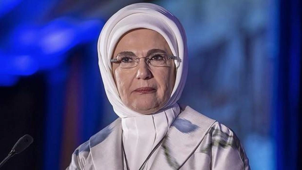 Emine Erdoğan depremlerde hayatını kaybedenleri andı