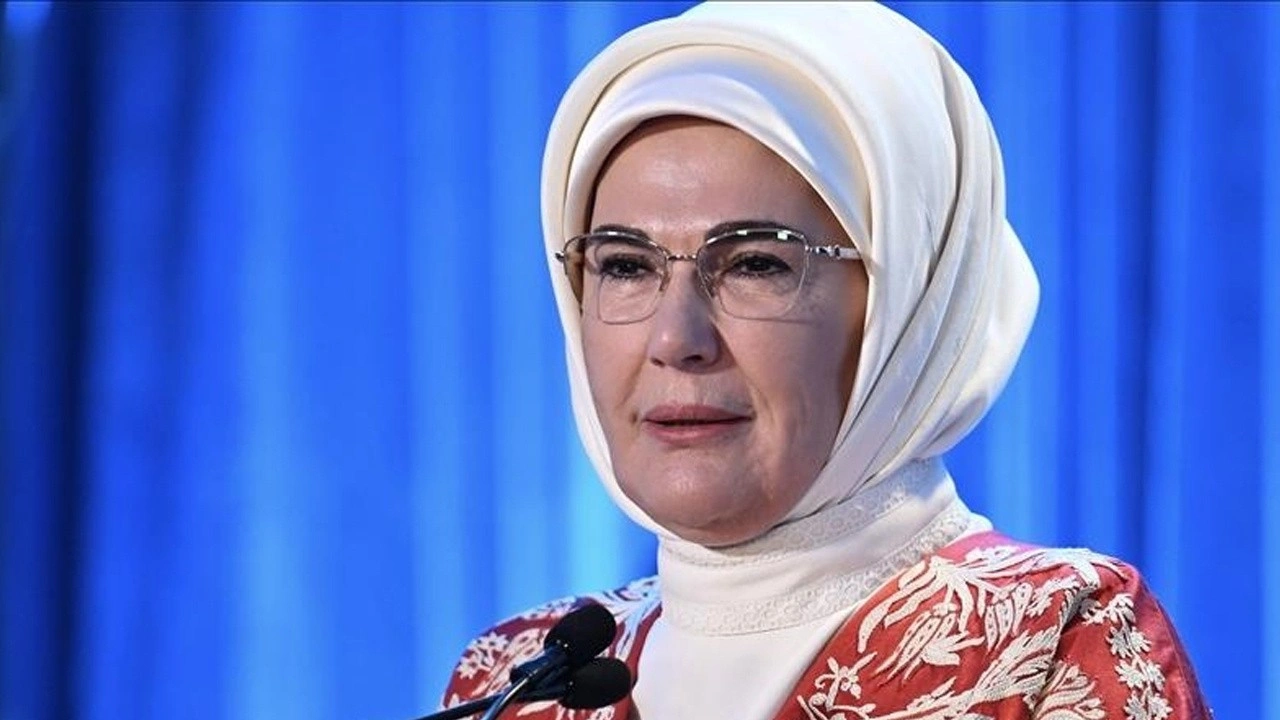 Emine Erdoğan, İslam aleminin Regaip Kandili'ni kutladı