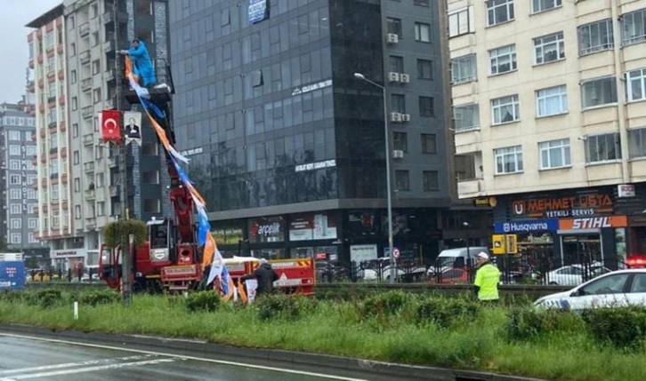 Erdoğan'ın Rize mitingi öncesi CHP'nin afişleri söküldü