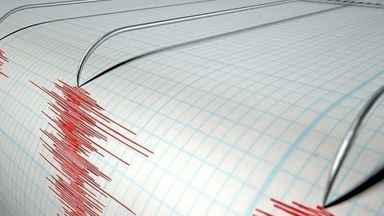 Erzincan'da deprem paniği! AFAD duyurdu