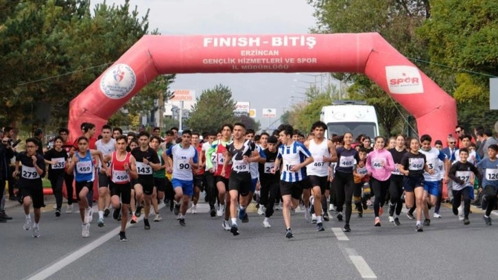 Erzincan'da Cumhuriyet koşusu yapıldı