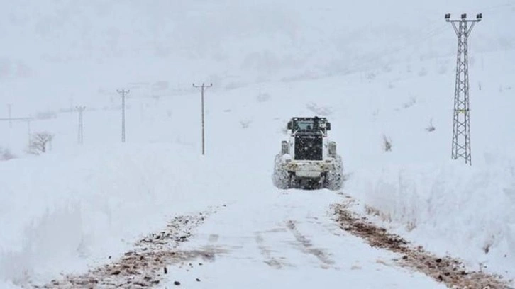 Erzurum ve Ardahan'da 42 yerleşim yerine ulaşım sağlanamıyor