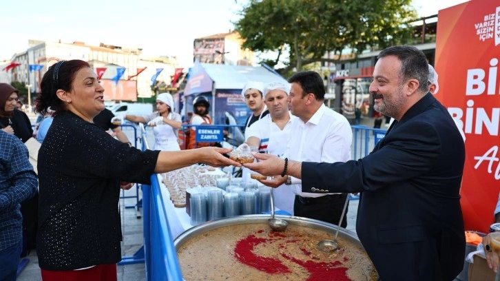 Esenler'de geleneksel aşure bereketi