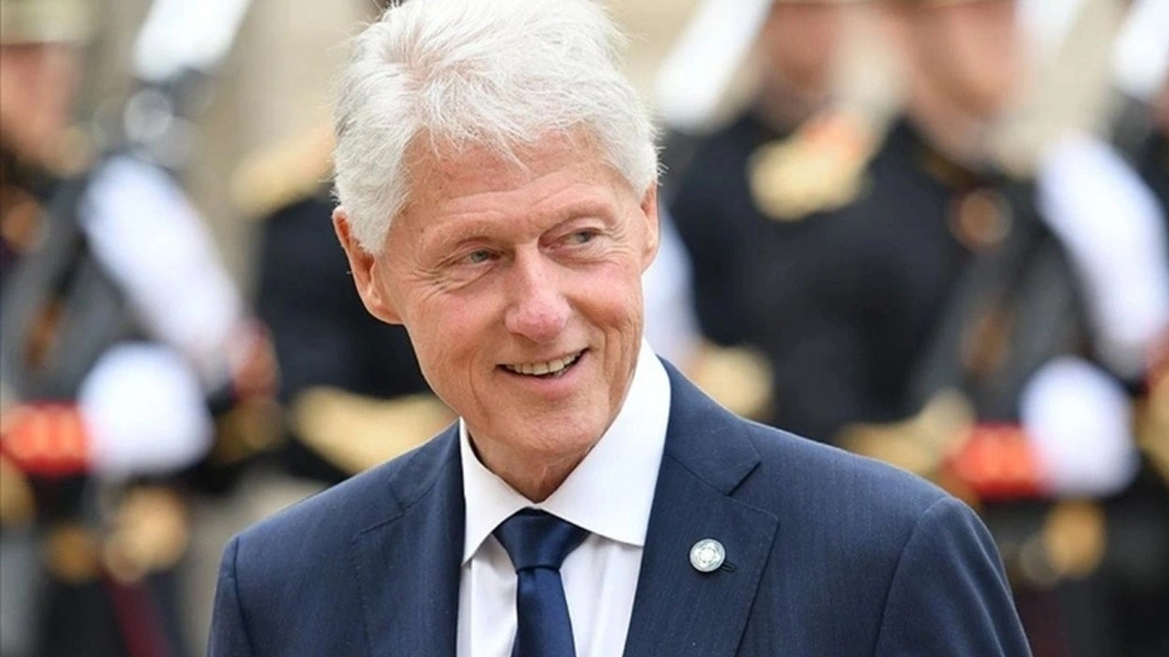 Eski ABD Başkanı Clinton hastaneye kaldırıldı