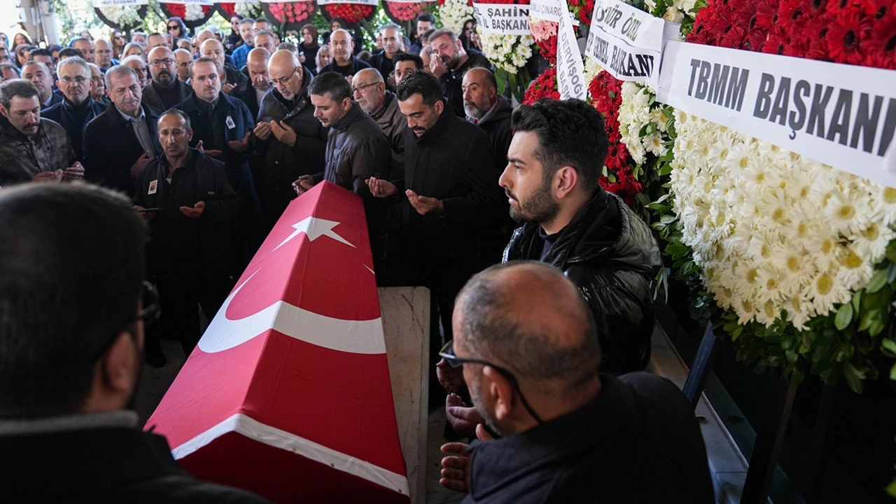 Eski milletvekili Yusuf Kırkpınar, İzmir'de son yolculuğuna uğurlandı