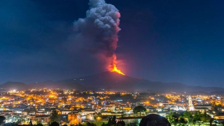 Etna Yanardağı Patladı: Türkiye'yi Etkileyecek mi?