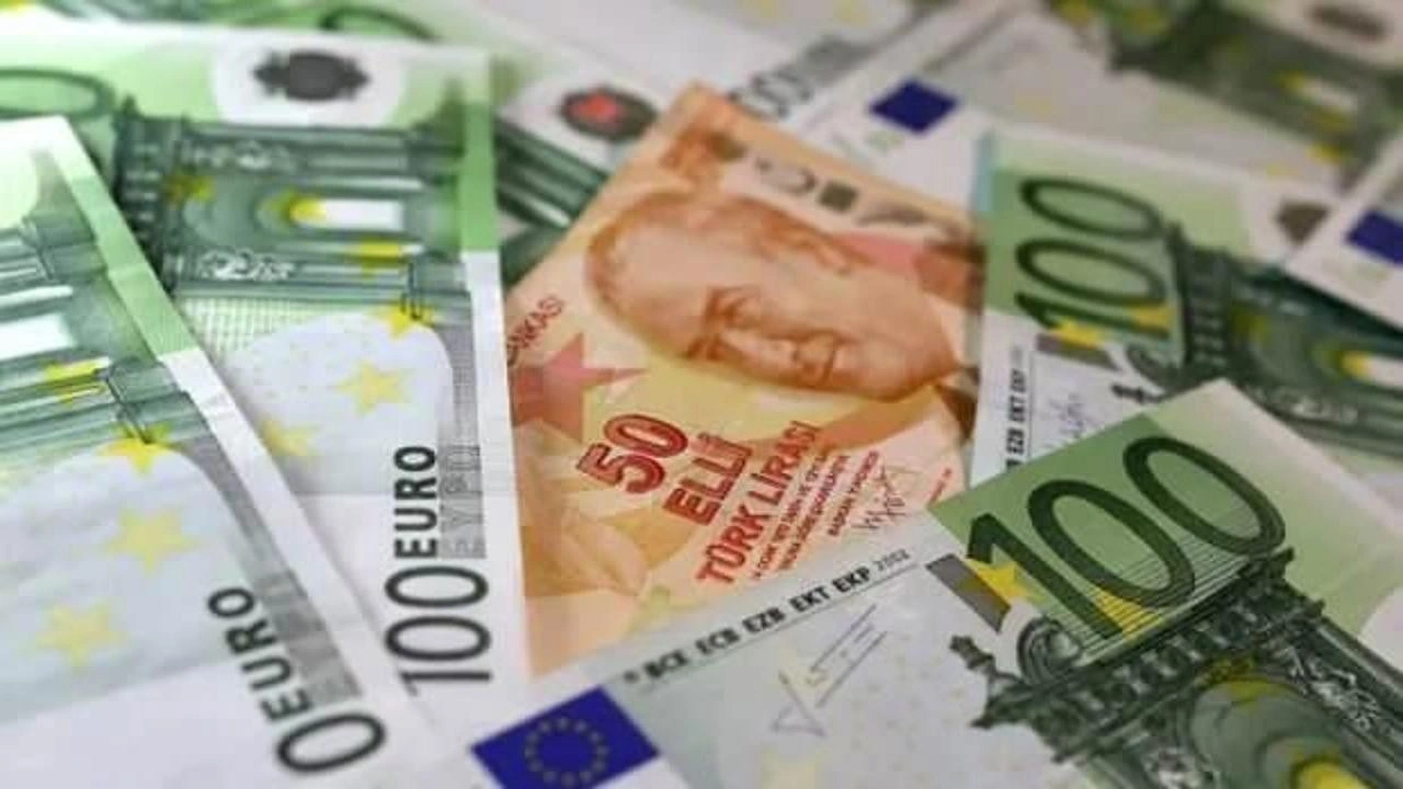 Euro ilk kez 40 lirayı aştı