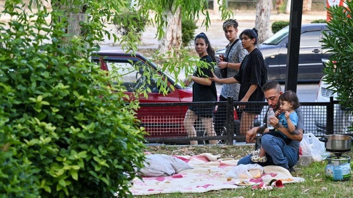 Ev sahibi kirayı 5 katına çıkardı! Aile perişan halde bakın nerede yaşıyorlar