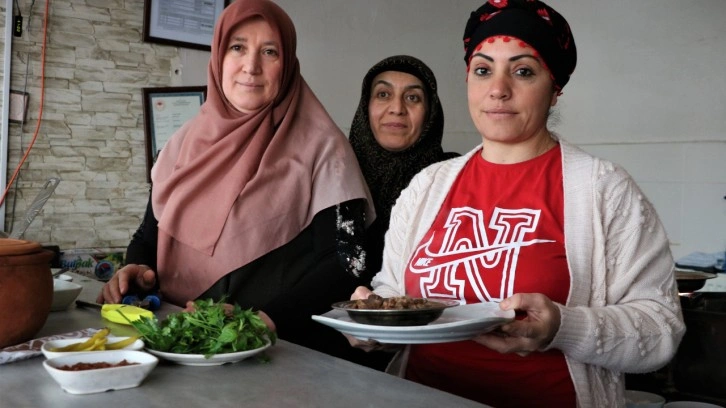 Evini satarak kurduğu iş, hemcinslerine ekmek kapısı oldu