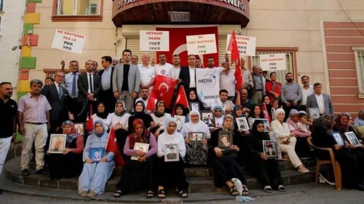 "Evlat Nöbeti Çalıştayı" düzenleme kurulu üyeleri Diyarbakır'da toplandı