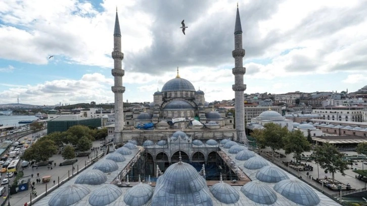 Ezan bitene kadar sahurda su içilir mi, bir şey yenir mi bilgisini Diyanet verdi