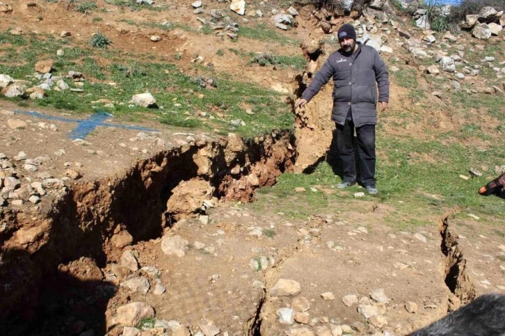 Faciaya ramak kalmıştı! Eğer deprem uzun sürseydi kentteki tepe yerinden koparak şehre düşecekti