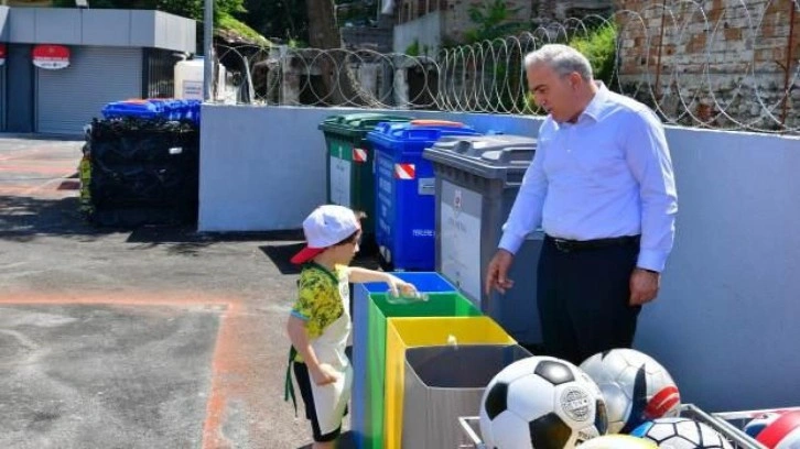 Fatih Belediyesi’nin sıfır atık çalışmalarına ödül