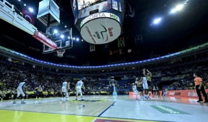 Fenerbahçe Beko'nun Euroleague maçında 'Hükümet istifa' tezahüratı