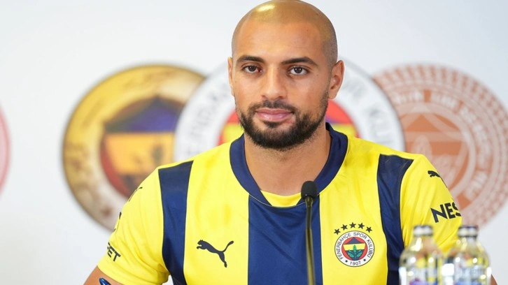 Fenerbahçe, kiralık olarak kadrosuna kattığı Sofyan Amrabat için imza töreni düzenledi