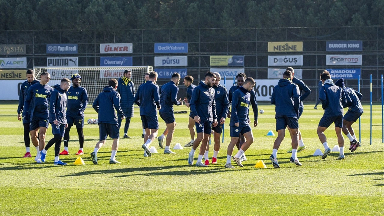 Fenerbahçe'nin Midtjylland maçı kamp kadrosu belli oldu