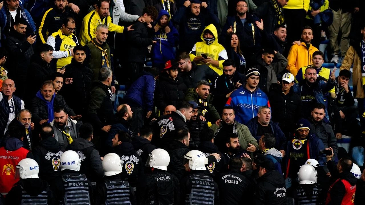 Fenerbahçe son 2 deplasmanda 5 puan kaybetti