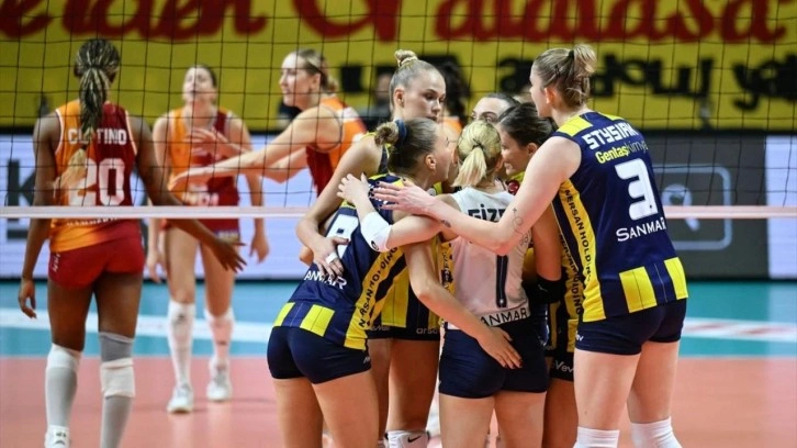 Fenerbahçe, voleybol derbisinde Galatasaray'ı mağlup etti