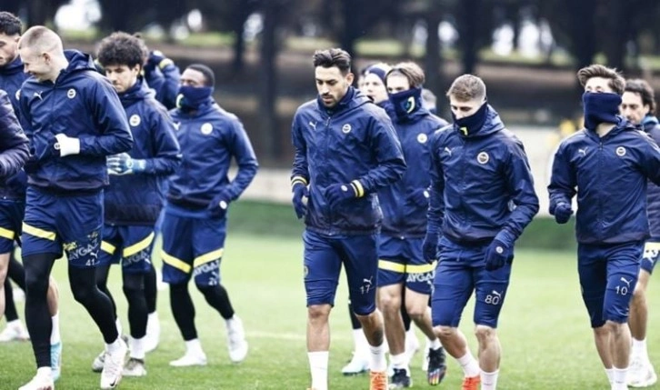 Fenerbahçe'nin Adana Demirspor kamp kadrosu belli oldu