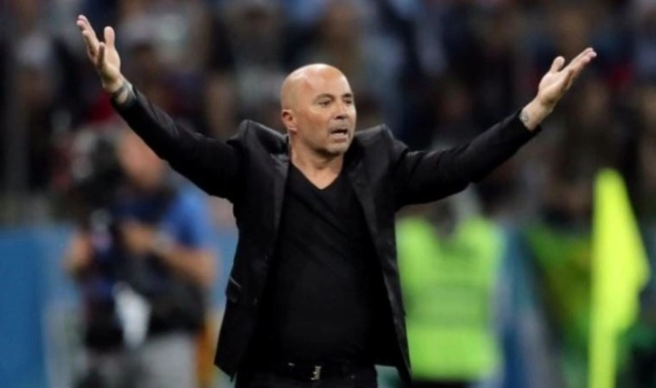 Fenerbahçe'nin rakibi Sevilla'da Jorge Sampaoli'ye iki maçlık kredi