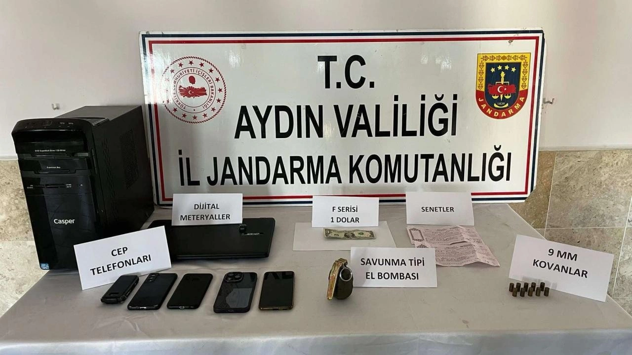 FETÖ şüphelisinin otomobilinde el bombası ve F serisi 1 dolar bulundu