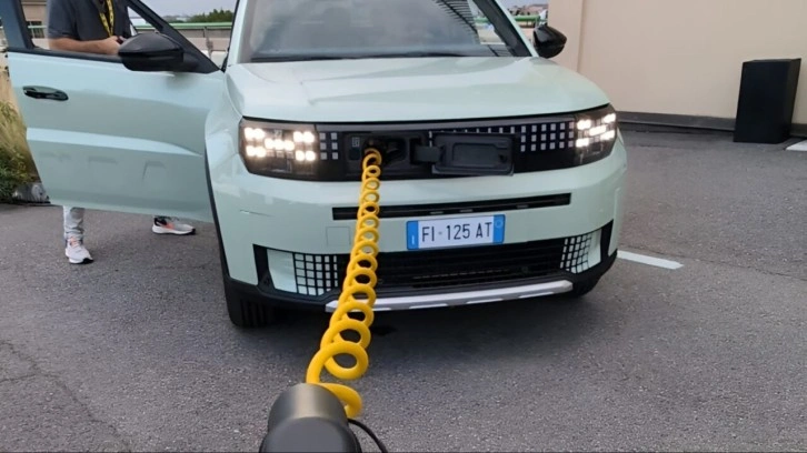 Fiat, elektrikli araçlarda şarj kablosu derdini bitirdi!