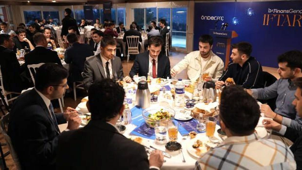 Finans dünyası gençlerle iftar sofrasında buluştu