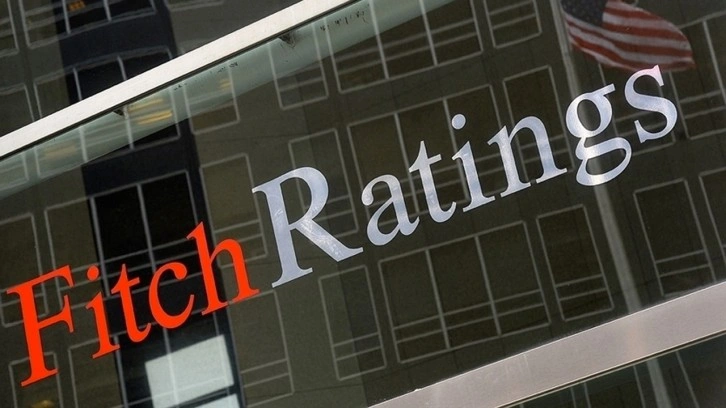 Fitch, ABD'nin uzun vadeli kredi notunu düşürdü