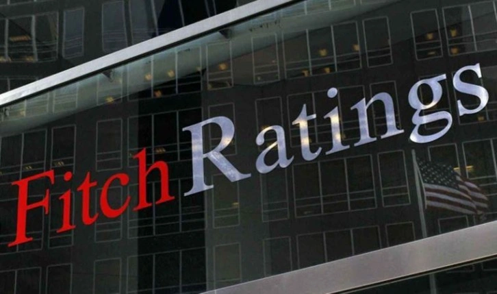 Fitch, Türkiye'nin kredi notunu düşürdü