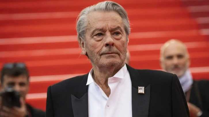 Fransız aktör Alain Delon hayatını kaybetti