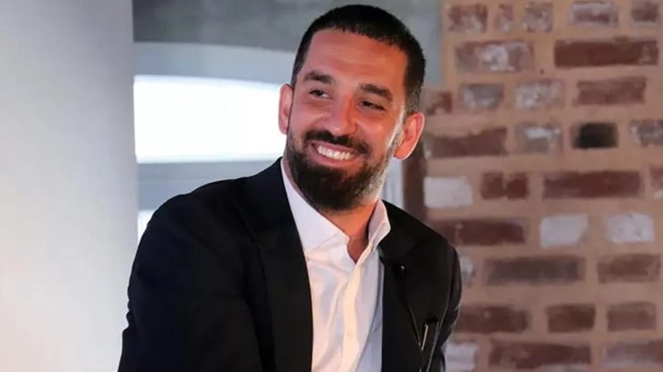 Futbolu bırakıyor mu? Arda Turan kariyerine nasıl devam edeceği yönündeki soruları yanıtladı