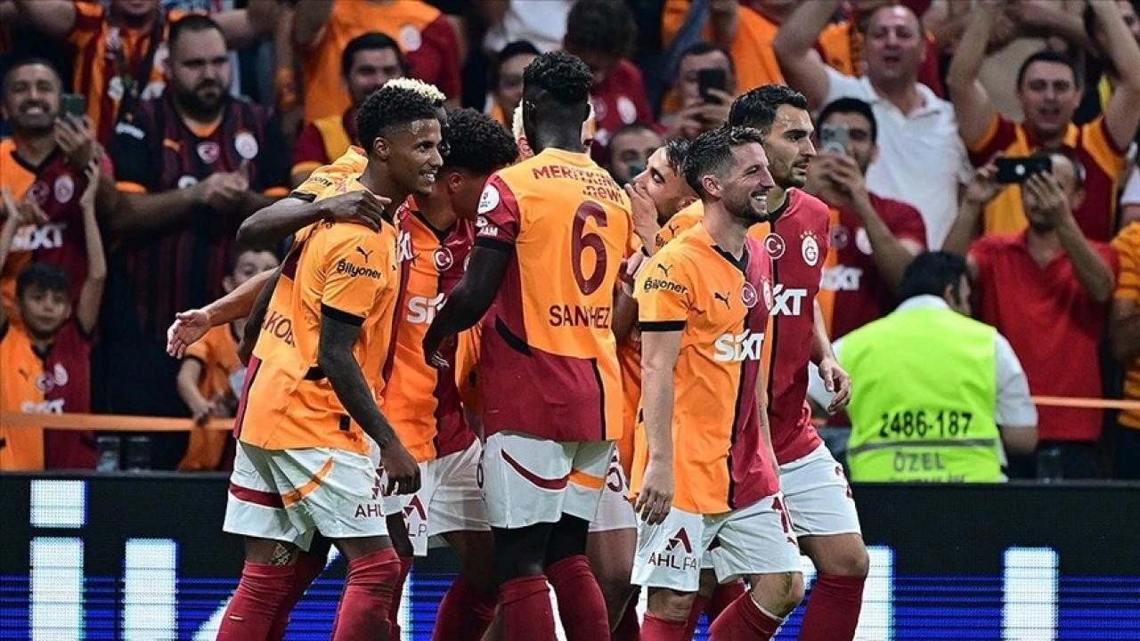 Galatasaray'da ayrılık vakti! 3 yıldız yolcu, 2 isim belirsiz