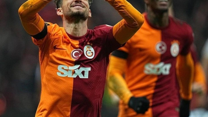 Galatasaray, Mertens'in sözleşmesini uzattı