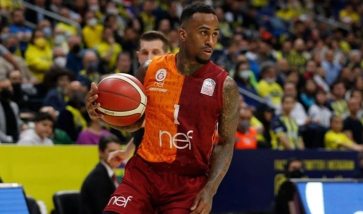 Galatasaray Nef, Dee Bost ile sözleşme yeniledi