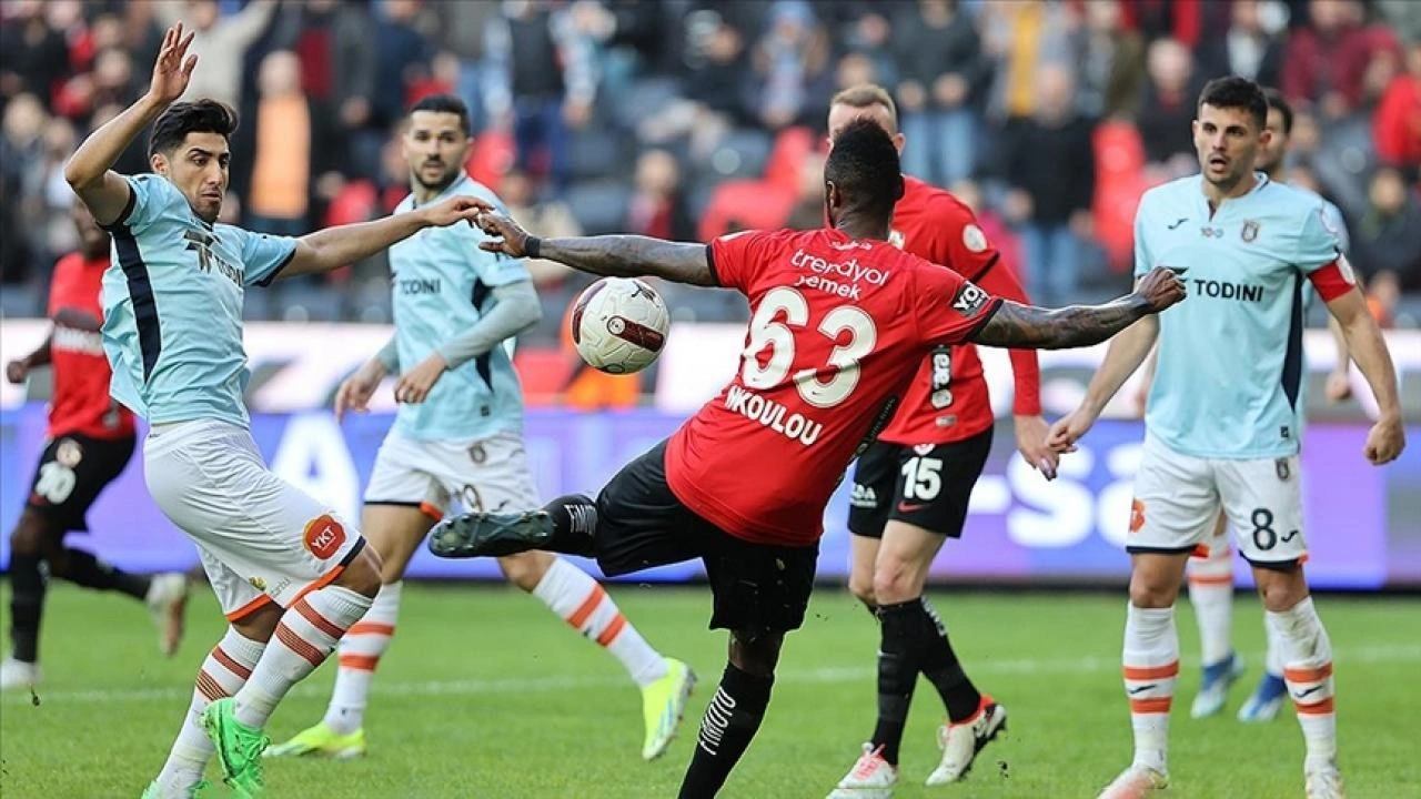 Gaziantep FK-Başakşehir! CANLI