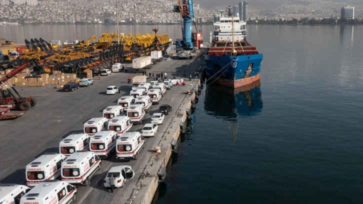 Gazze'ye sağlık malzemeleri taşıyacak gemi, İzmir'den yola çıkmaya hazırlanıyor