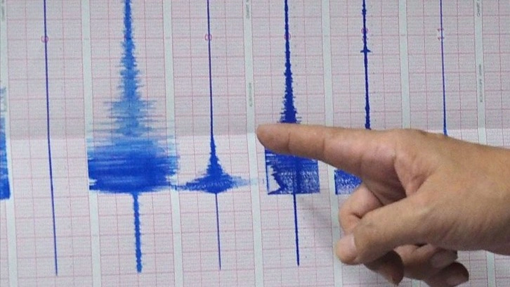 Gece yarısı panik yaratan deprem! AFAD'dan açıklama geldi