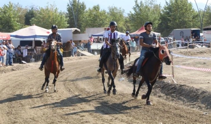 Geleneksel Rahvan At Yarışları’na sayılı günler kaldı