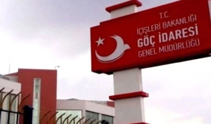 Göç İdaresi Başkanlığı: 2022'de 72 bin 578 kaçak göçmen sınır dışı edildi