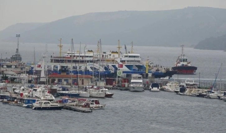 Gökçeada ve Bozcaada’ya feribot seferlerine 2 gün fırtına engeli