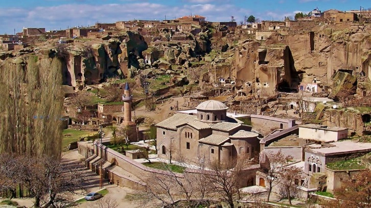 Görenleri büyüledi! 17 asırlık küçük Ayasofya turist akımına uğradı