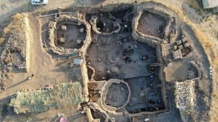 Gre Fılla Höyüğü'nde 2 bin 687 eser gün yüzüne çıkarıldı