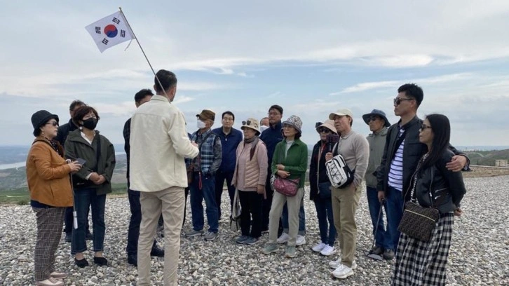 Güney Koreli turistler deprem bölgesindeki tarihi alanları gezdi