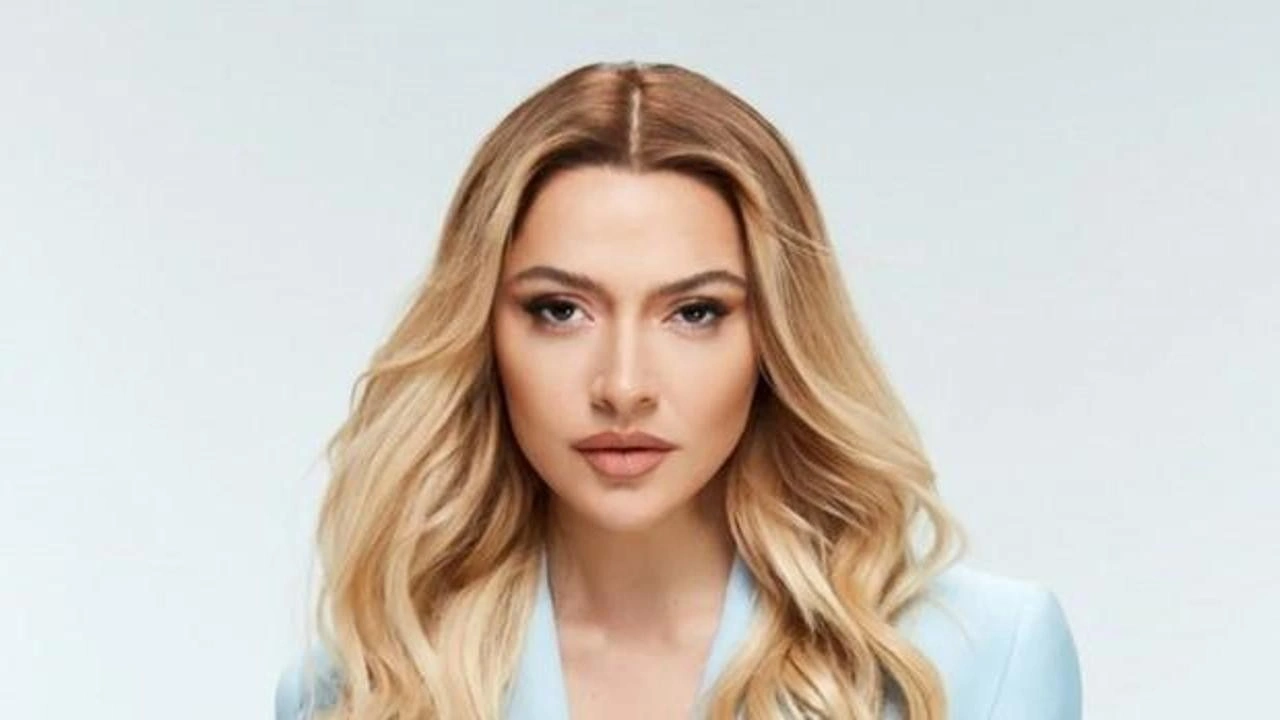 Hadise, ‘ihraç edilen teğmenler’ ile ilgili tarafını seçti!