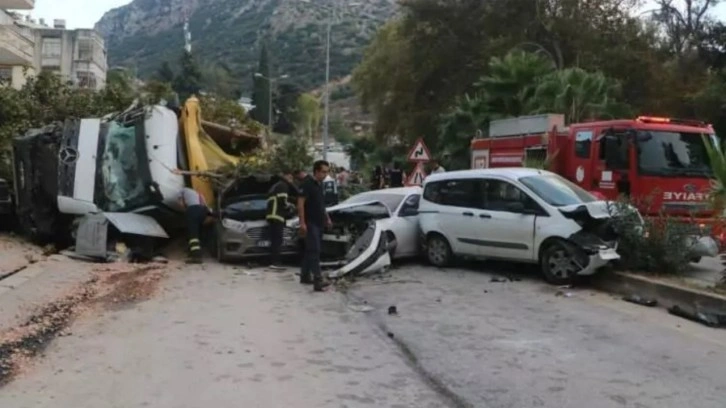 Hafriyat kamyonu dehşet saçtı: 5 yaralı