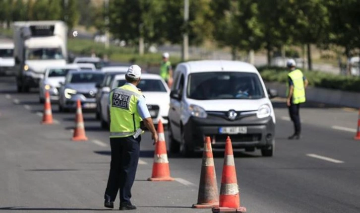 Hafta sonunda yol durumu: Trafikte ve karayollarında son durum, kapalı yollar...