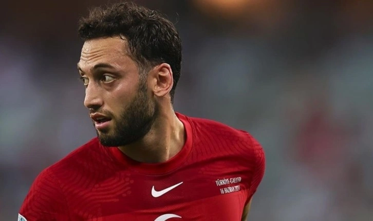 Hakan Çalhanoğlu aday kadrodan neden çıkarıldı, aday kadroda neden yok?