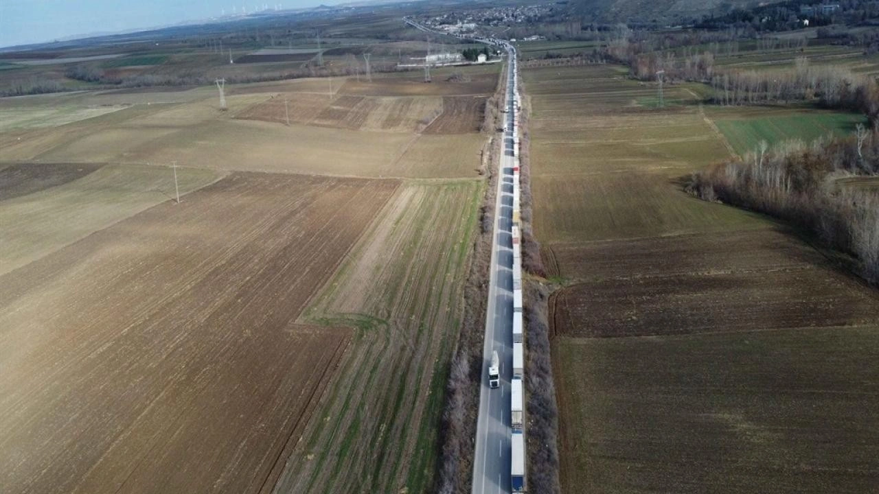 Hamzabeyli Sınır Kapısı'nda 31 kilometre TIR kuyruğu