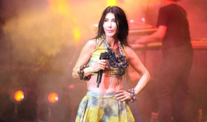 Hande Yener 'bayıldığını' kabul etmedi: 'Sahnede sis fazla basılınca...'