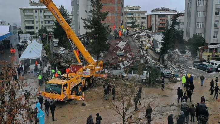 Hatay'da depremin 215'nci günü! Temel kazısında ceset bulundu